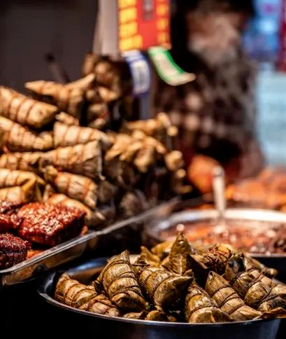 形制各异的, 湖畔还有美 形制各异的, 湖畔还有美