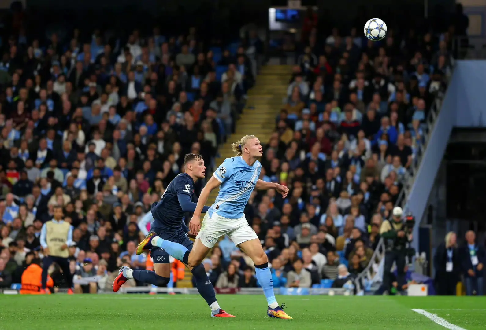 然爆发, 两大劲旅翻, 两大劲旅翻 然爆发, 两大劲旅翻, 两大劲旅翻