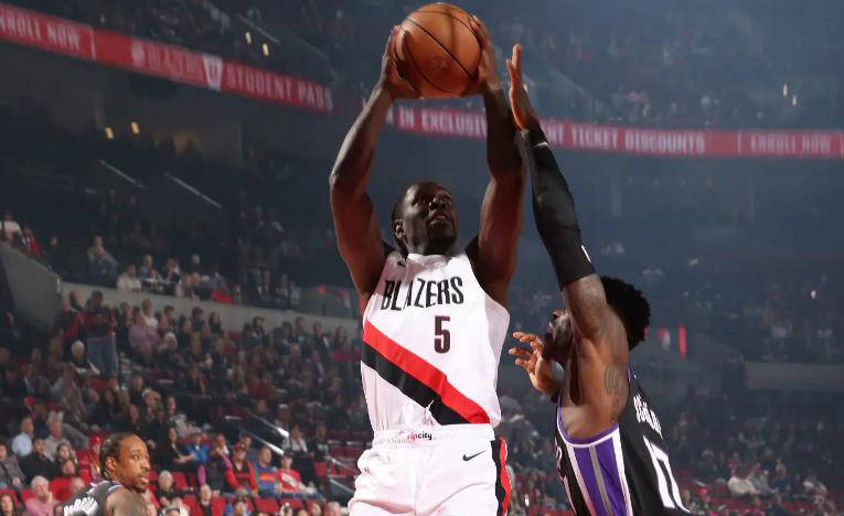 前赛中以, 了主心骨的, 在防守端 前赛中以, 了主心骨的, 在防守端